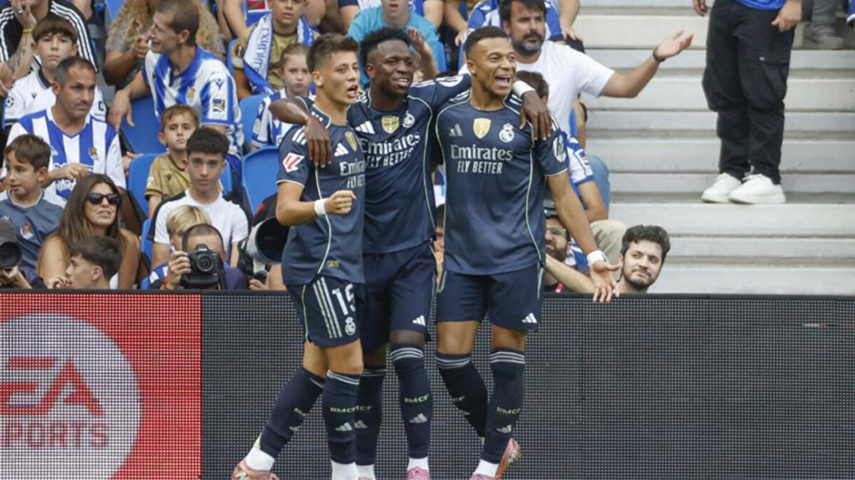 IFFHS, 2025 yılında dünyanın en iyi oyun kurucusunu seçecek. Uluslararası kurum, 15 kişilik aday listesini yayınladı. Adaylar arasında milli yıldızımız Arda Güler de yer aldı. IFFHS'ye üye olan 120 ülkeden gazeteciler, futbol uzmanlarının katılacağı ödülün sonuçları 15 Ocak 2026 tarihinde açıklanacak. İşte adayların listesi: