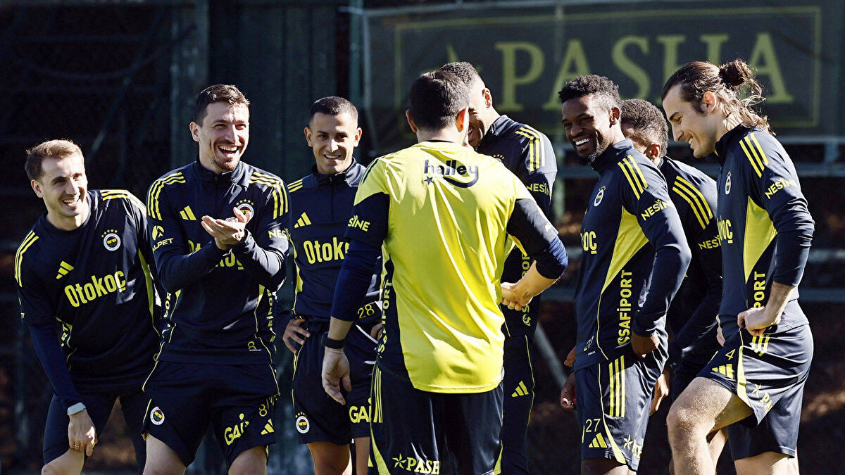 Teknik direktör Domenico Tedesco ile birlikte ivme yakalayan sarı lacivertli takımda son dönemde performansıyla dikkat çeken İsmail Yüksek, takımın vazgeçilmez parçalarından biri haline geldi.