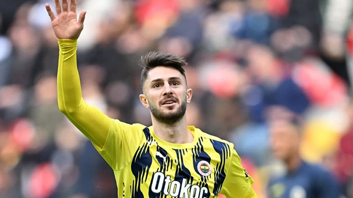 YÖNETİM TEKLİFLERİ DEĞERLENDİRECEK<br><br>Yönetim, cazip bir teklif gelmesi halinde İsmail’i satmaya sıcak bakıyor. Milli oyuncu da Avrupa’ya adım atmak ve kariyerini yukarılara taşımak için gelecek olan teklifleri kabul etmek istiyor. <br>