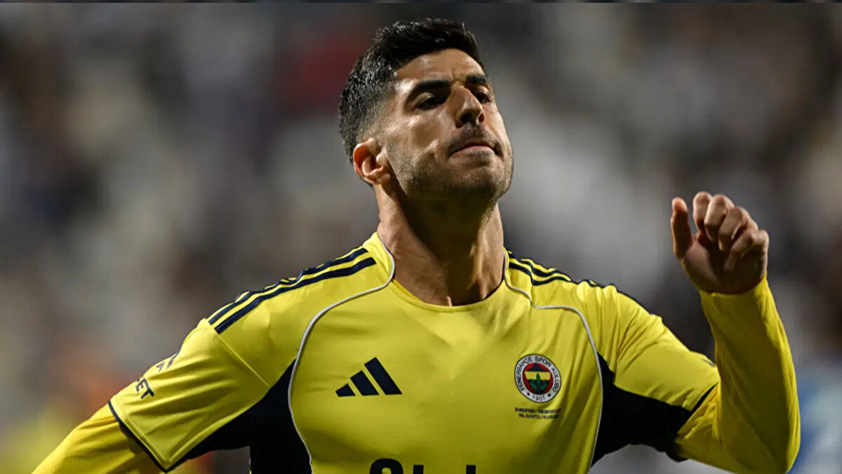 El Nacional'de yer alan habere göre, Avrupa'da da gözleri üzerine çeviren Asensio'ya Sevilla talip oldu.