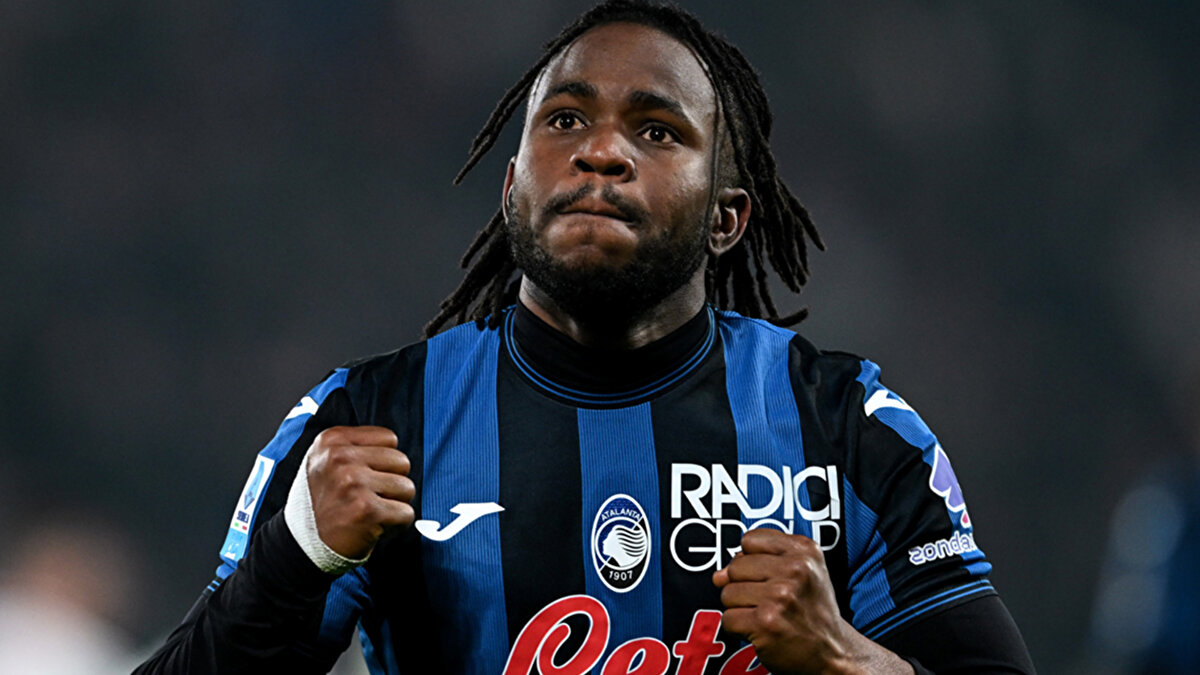 Yaz transfer döneminde Barış Alper Yılmaz'ın durumuna bağlı olarak görüşülen Lookman transferi, taraflar arasındaki anlaşmazlık nedeniyle gerçekleşmemişti. Ancak sarı kırmızılılar, ocak ayı öncesi yeniden temas kurdu.