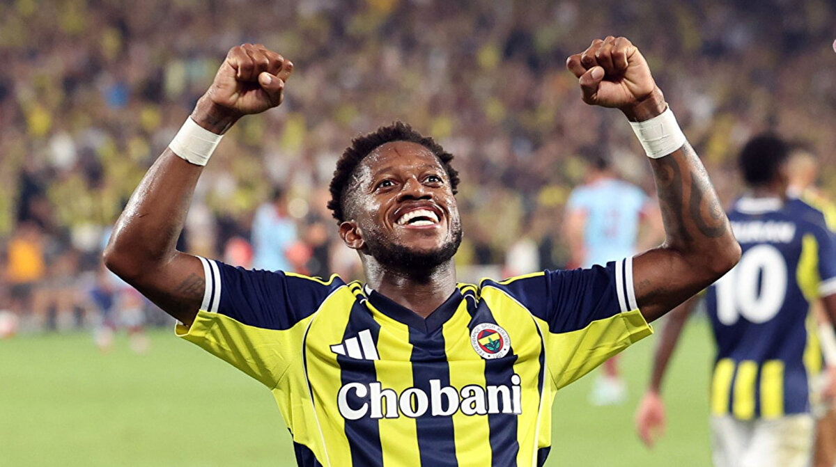 TEKLİFLERİ DEĞERLENDİRECEK<br><br>Fotomaç'ın haberine göre, Brezilyalı orta saha oyuncusu devre arasında gelen teklifleri değerlendirmeye karar verdi.