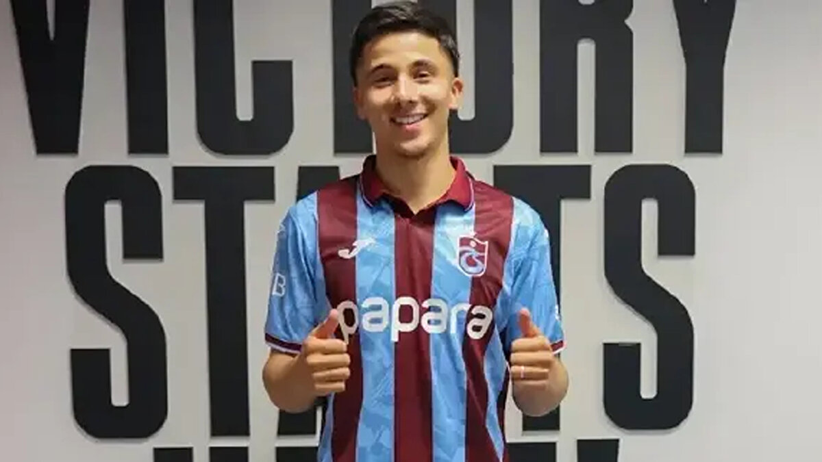 83.dakikada Zubkov’un yerine oyuna dahil olan Bouchouari, 90+1. dakikada Sallai’ye yaptığı faul nedeniyle hakem tarafından direkt kırmızı kartla cezalandırıldı.<br><br>Genç orta saha oyuncusu, sadece 7 dakika sahada kalabildi.