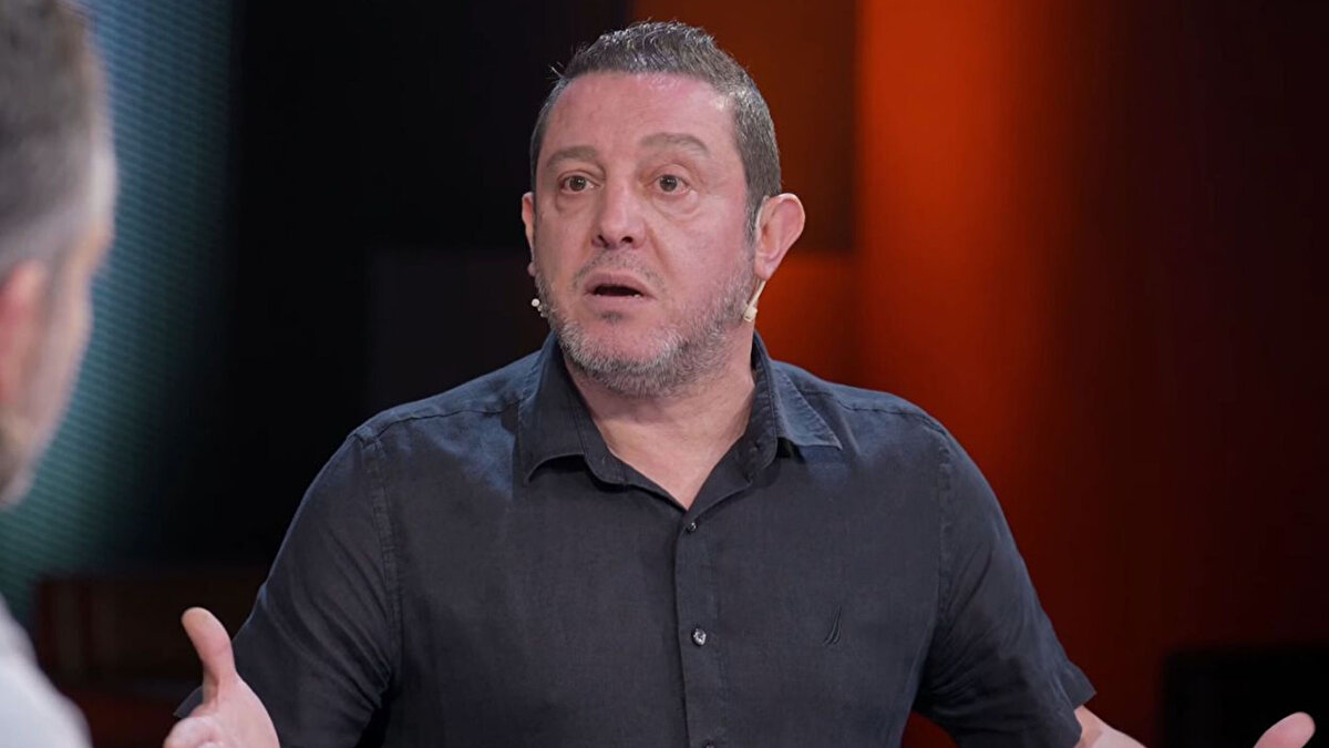 Tecrübeli yorumcu, Beşiktaş–Fenerbahçe derbisine de değinerek "Yarın akşamki maçta kazanan takım 10 puanlık bir avantaj yakalar. Bu kadar yatırım yapıp topu ağlarla buluşturamamak büyük eksiklik" değerlendirmesinde bulundu.