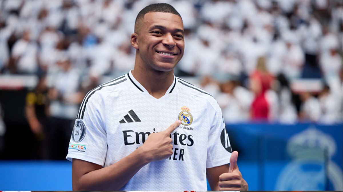 Kylian Mbappe, Real Madrid forması giyen milli futbolcu Arda Güler’den övgüyle bahsetti.<br><br>