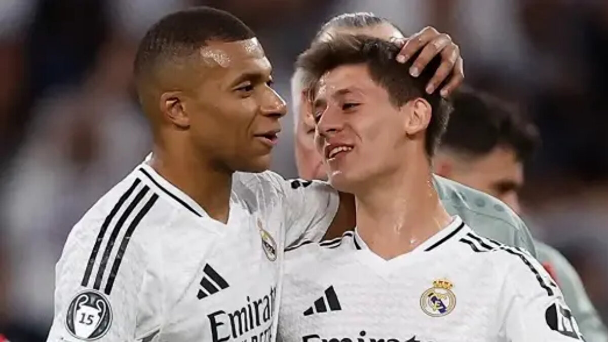 Arda Güler için Mbappe şunları söyledi, “Çok yetenekli, genç bir oyuncu. Hala genç ama takıma yardımcı olmaya hazır. Yaşına göre sezona etkileyici bir başlangıç yaptı. Taraftarların sevdiği büyülü bir dokunuşa sahip. Umarım böyle devam eder, çünkü bizim için çok önemli olabilir ve onunla birlikte oynamaktan mutluluk duyuyorum.”<br>