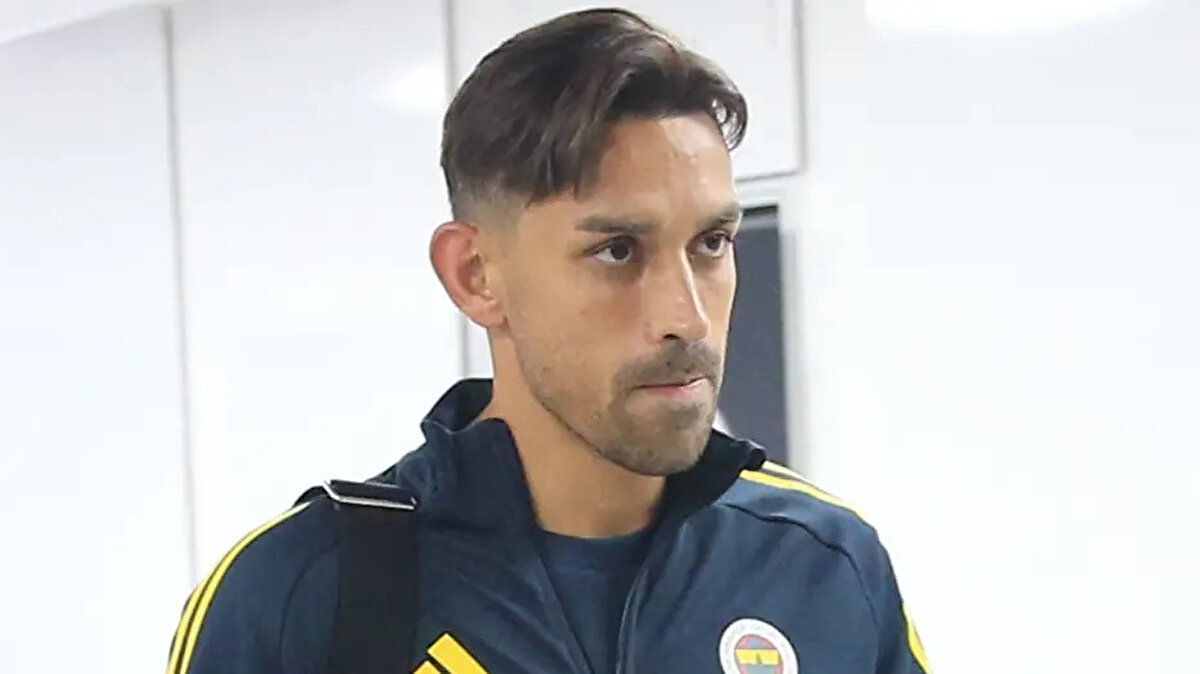 Fenerbahçe'de Cenk Tosun ve İrfan Can Kahveci kadro dışı bırakılmıştı. Kadroya ne zaman döneceği merak konusu olan İrfan Can Kahveci ile ilgili çarpıcı bir iddia gündeme geldi.<br><br>