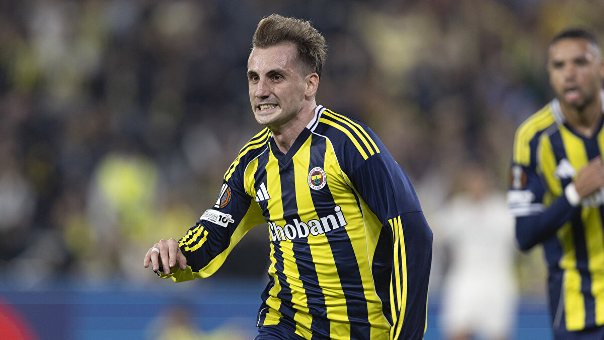 1. Fenerbahçe Kazanır (1–2 veya 0–2)<br>Olasılık: %35<br><br>Gerekçe:<br>• Fenerbahçe'de Kerem, İsmail, Asensio ve En-Nesyri isimleriyle hücum sürekliliği daha yüksek bir takım. <br><br>•Beşiktaş’ın savunmada (özellikle stoper hattında) hâlâ yerleşim problemi var.<br>