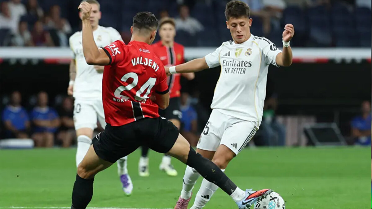 ARDA'NIN BONUS ŞARTLARI<br><br> <br><br>Fenerbahçe ile Real Madrid arasında yapılan anlaşmaya göre sarı-lacivertliler, Arda Güler'in forma giydiği her 25 maçta bir, 2 milyon euro bonus kazanacak. Milli futbolcunun toplam bonus bedeli ise 10 milyon euro.