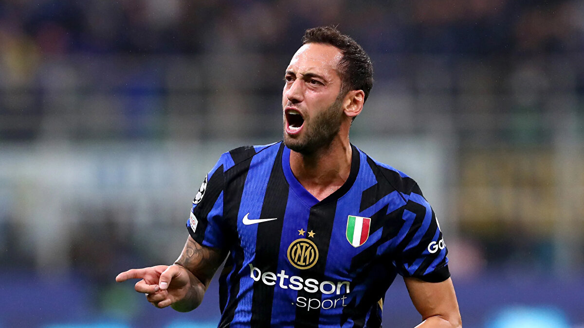 HAKAN GOL KRALLIĞINDA ZİRVEDE<br><br>Hakan Çalhanoğlu, ligde gol krallığın 5 golle zirvede yer alıyor. En yakın takipçisi Orsolini de 5 gole sahip. 