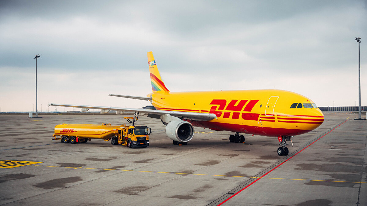 Küresel ekonomide istikrar önemli<br><br>Jeopolitik gelişmelerin, son zamanlarda yaşanan gümrük politikalarındaki değişiklikler ve küresel ekonomideki belirsizliklerin iş dünyasını doğrudan etkilediğini ifade eden Ratzmann, "Özellikle belirsizlik işimizi etkiliyor, ama biz oldukça iyi idare ediyoruz. Bunu başardık çünkü tüm bu zorlukları nasıl yöneteceğini bilen birçok uzmana sahibiz" değerlendirmesinde bulundu.