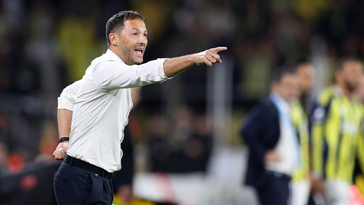 Tedesco, "Ben hep özgüvenliyim. İlk geldiğim günden beri... Takımın özgüvenli olması daha önemli. Son 6 maçta 5 kez kazandık. Takım da özgüvenli. Zor maçlar oynadık. Keyif almamız gerekiyor. Benimle birlikte ilk İstanbul derbisi olacak. Sabırsızlanıyorum." ifadelerini kullandı.