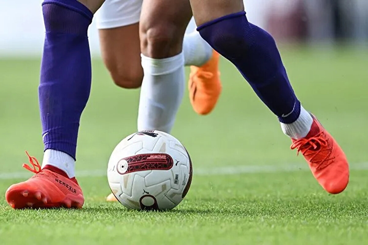 22:45<br>• Milan – Roma / Serie A – Tivibu Spor 1, S Sport 2 (Canlı)<br>• Brest – Lyon / Ligue 1 – beIN Sports 4 (Canlı)<br><br>23:00<br>• Real Betis – Mallorca / La Liga – S Sport (Canlı)<br><br>23:30<br>• Porto – Braga / Portekiz Ligi – Tivibu Spor 2, S Sport Plus (Canlı)