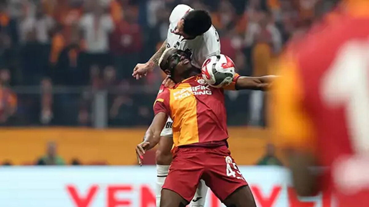 Bahattin Duran: Hareket kırmızı kart. Yardımcı hakem bu pozisyonda sarı kart gösterilecekken kırmızı karta çevirtiyorsa onu burada alkışlamak lazım.