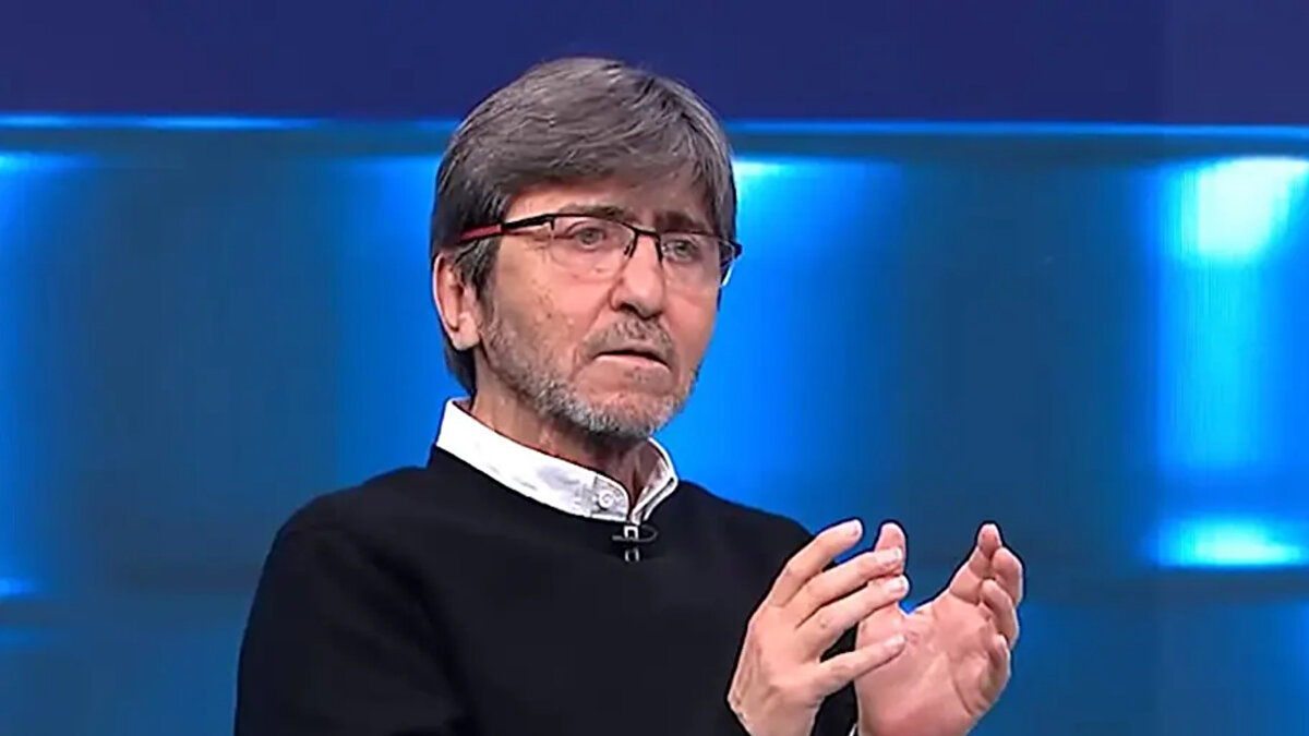 "Bu yaşta hem devamlılığı iyi, hem oyun görüşü iyi. Oulai'nin birkaç yıl sonra önemli bir yere transfer olacağını düşünüyorum ben açıkçası"