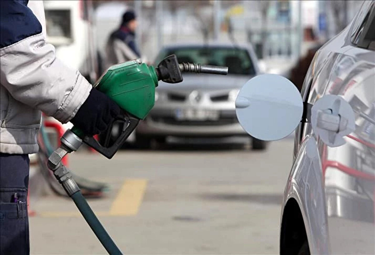 Ankara Akaryakıt Fiyatları<br><br>Benzin litre fiyatı: 54.35 TL<br><br>Motorin litre fiyatı: 56.50 TL<br><br>LPG litre fiyatı: 27.60 TL