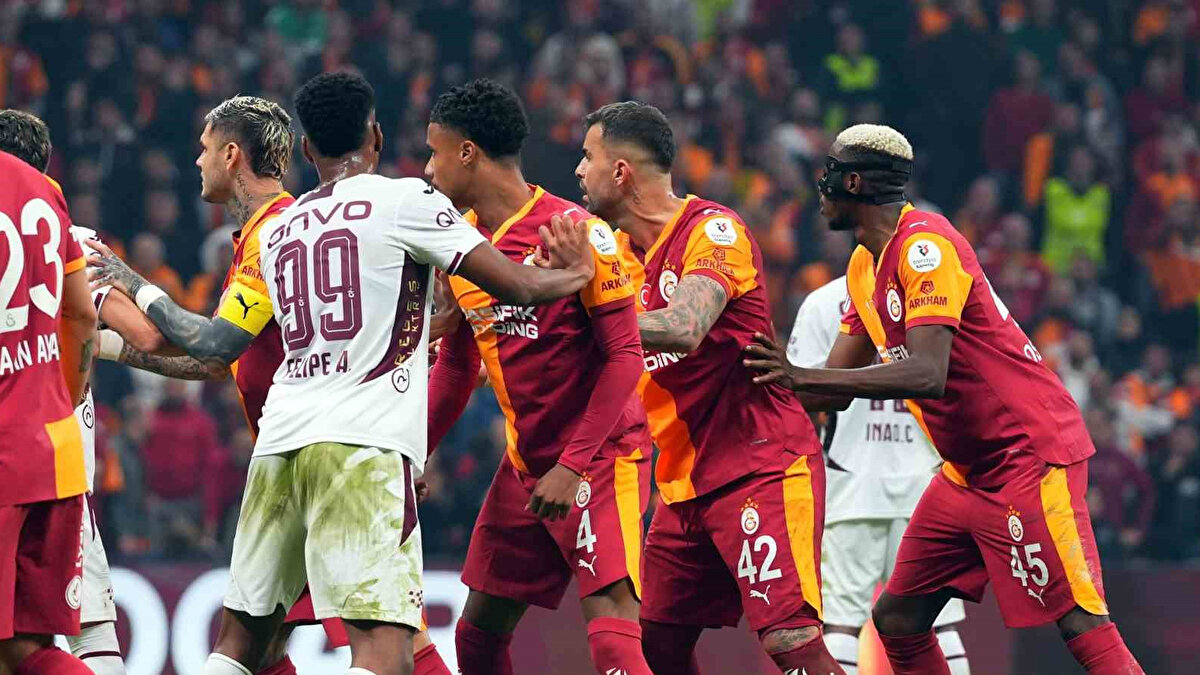 Karşılaşmada net pozisyonlar olsa da gol sesi çıkmadı. Galatasaray'ın 2 golü ofsayt sebebiyle geçersiz sayıldı. Trabzonspor ise karşılaşmayı 10 kişi tamamladı.