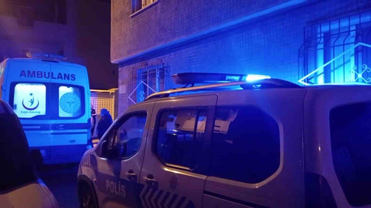 İtfaiye ekiplerinin müdahalesiyle yangın kısa sürede büyümeden söndürüldü.