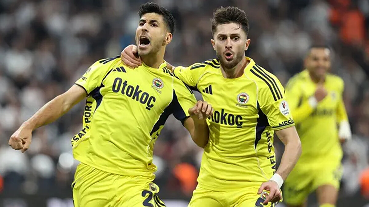 Beşiktaş, Trendyol Süper Lig'in 11. haftasında derbide Fenerbahçe'yi ağırladı. Tüpraş Stadı'nda oynanan karşılaşma 5 gol ve iki kırmızı karta sahne oldu. Siyah beyazlılar Bilal Toure ile 1-0 öne geçti. Emirhan Topçu 22. dakikada farkı ikiye çıkardı.