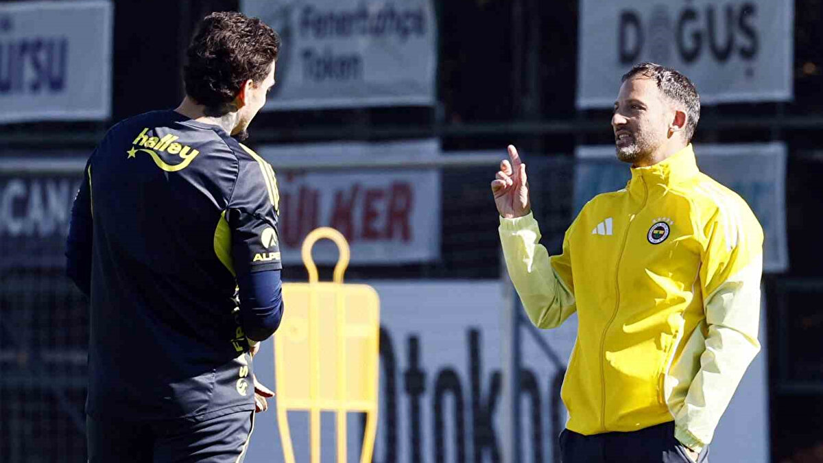 TEDESCO RİTİM BULDU<br><br>Geldiği ilk günden beri kafalarda soru işaretleri bırakan Tedesco, takımı belirli bir seviyeye çıkarmayı başardı. Tedesco, ligde 7 maçta 4 galibiyet 3 beraberlik alırken, Avrupa Ligi'nde ise 3 maçta 2 galibiyet ve 1 mağlubiyet aldı. 