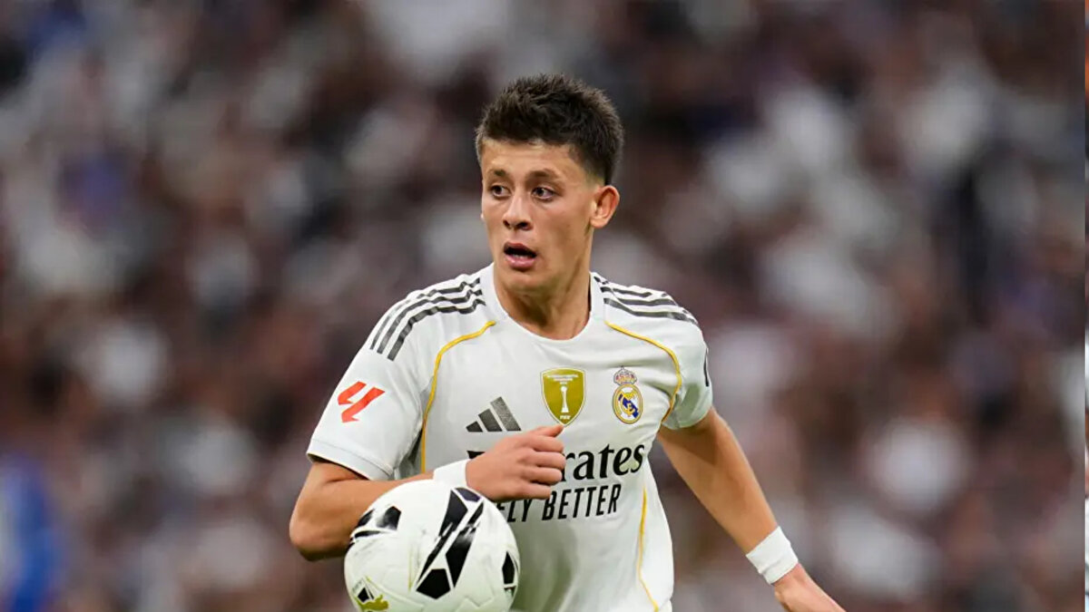 Karşılaşmanın ikinci yarısına Real Madrid iki değişiklikle başladı. Eduardo Camavinga ve Dani Ceballos oyuna dahil olurken Aurelien Tchouameni ve Arda Güler kenara geldi.