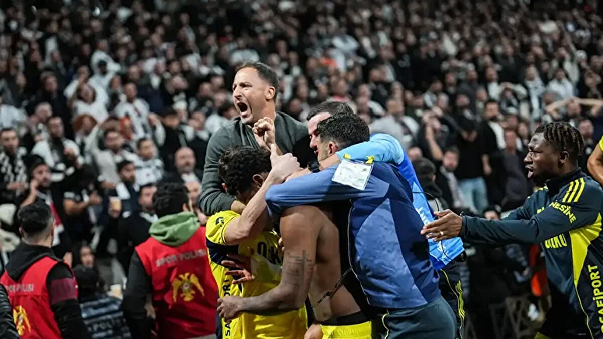 Trendyol Süper Lig'in 11. haftasındaki derbi maçta Beşiktaş ile Fenerbahçe karşı karşıya geldi. Sarı lacivertli takım deplasmanda Beşiktaş'ı 3-2 mağlup etti.