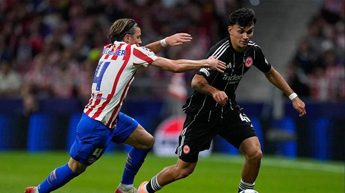 Bundesliga’da geçtiğimiz hafta Heidenheim-Eintracht Frankfurt karşı karşıya geldi. Mücadelede 19 yaşındaki milli yıldızımız Can Uzun sakatlandı ve oyuna devam edemedi.