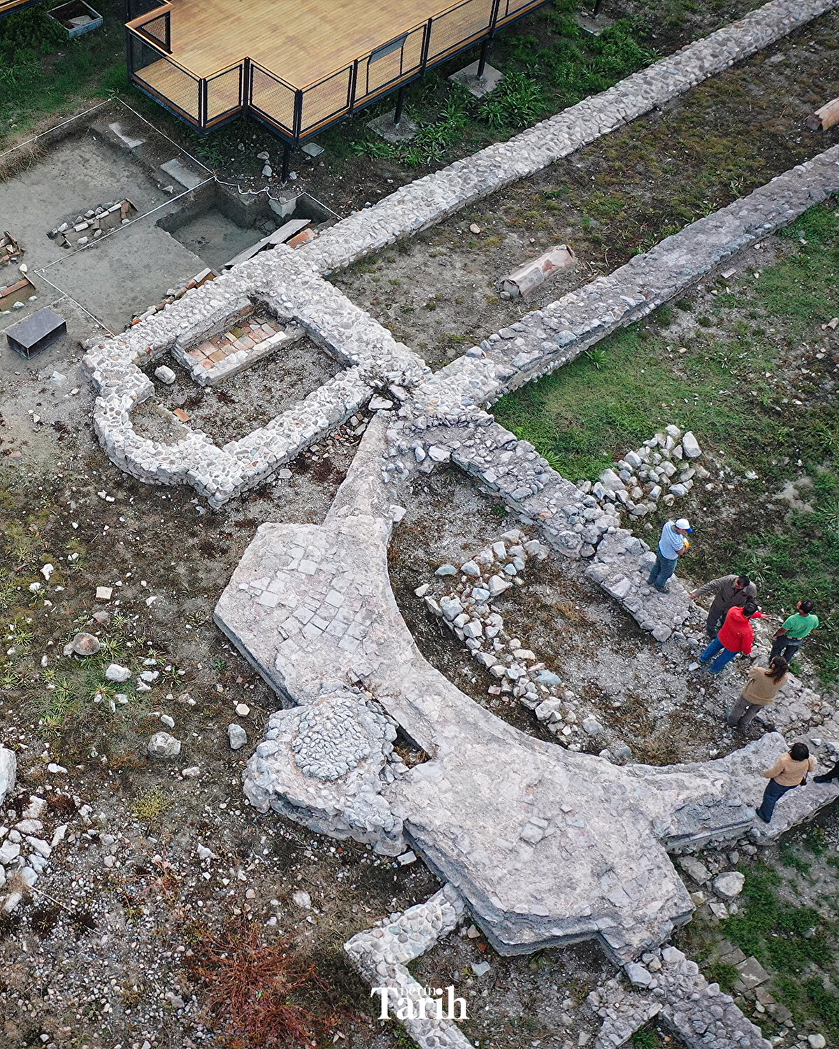 İznik'te 11 yıl önce göl kıyısının 20 metre açığında, 1,5-2 metre derinlikte bulunan bazilikayı Katoliklerin ruhani lideri ve Vatikan Devlet Başkanı Papa 14. Leo'nun Birinci Konsil'in 1700. yılında, 28-30 Kasım tarihleri arasında ziyaret etmesi bekleniyor.