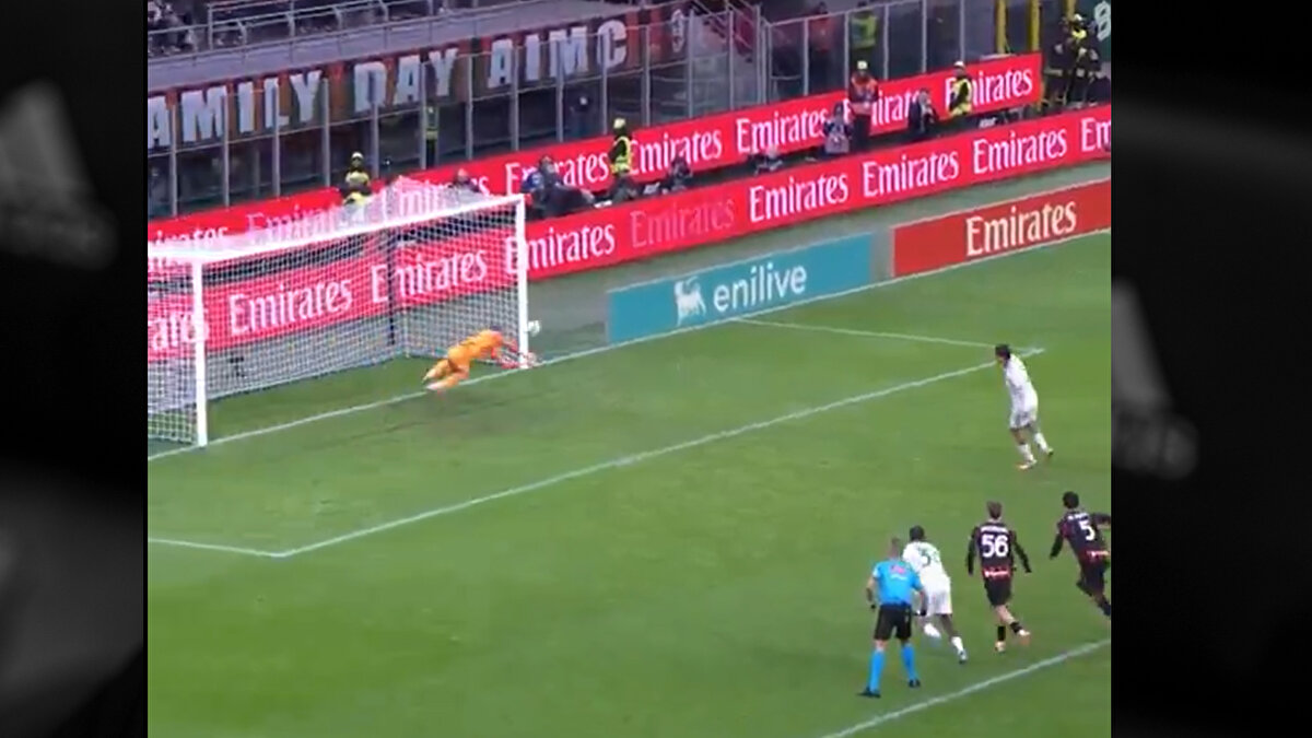 DYBALA 18 PENALTI SONRASI İLKİ YAŞADI<br><br>İkinci yarıda çok daha tempolu bir maç oynandı. Maçın kritik anlarında Roma 82. Dakikada penaltı kazandı. <br>Topun başına geçen Arjantinli yıldız Dybala, Mike Maignan’ı geçemedi ve penaltıdan yararlanamadı. <br><br>