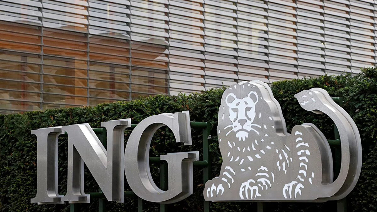 "Faiz indirimlerinde temkinli adımlar"<br><br>Raporda, "Gelecek yıl için enflasyonun yaklaşık yüzde 22'ye (TCMB'nin ara hedefi yüzde 16) yavaşlamasını bekliyoruz. Riskler genel olarak yukarı yönlü.