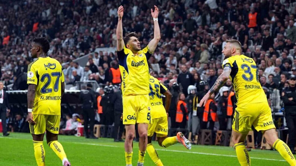 Daha önce sarı lacivertli formayla Konferans ligi elemelerinde 2 kez gol sevinci yaşamıştı.