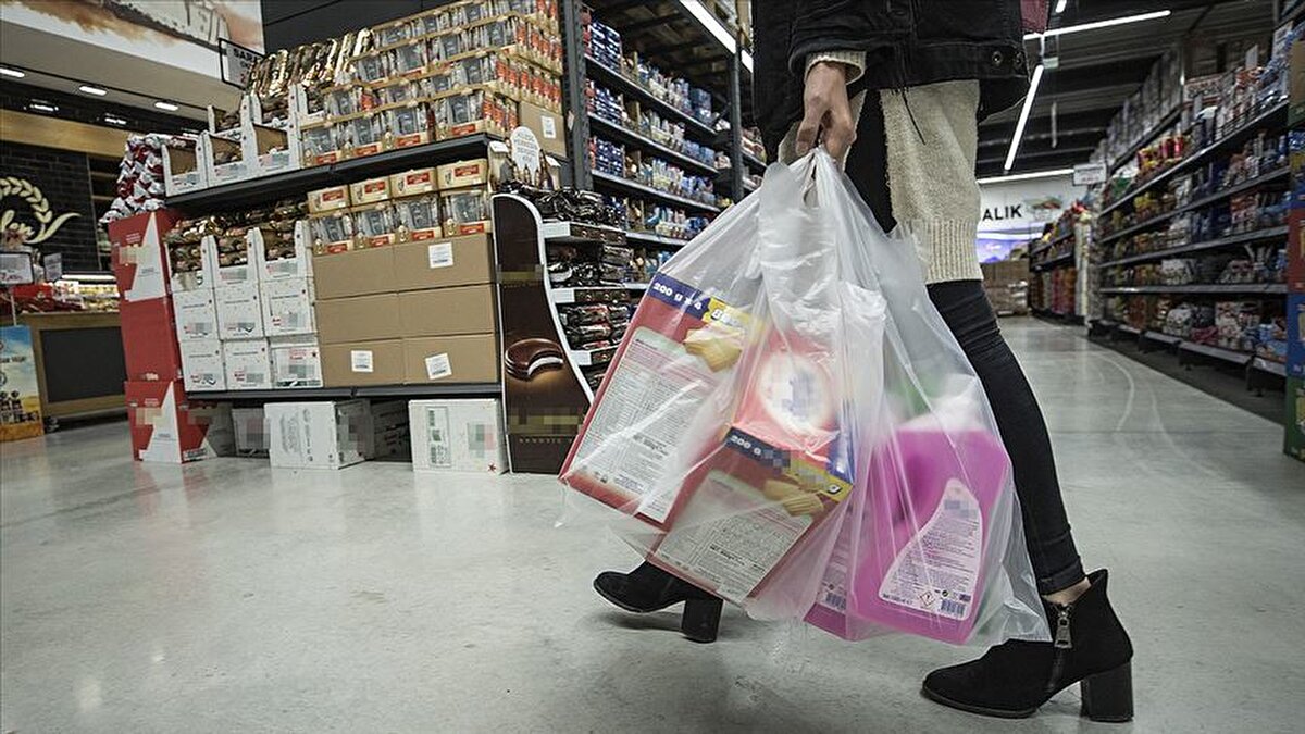 TÜFE gıda ve alkolsüz içeceklerde aylık yüzde 3,41 arttı<br>En yüksek ağırlığa sahip 3 ana harcama grubunun aylık değişimleri; gıda ve alkolsüz içeceklerde yüzde 3,41 artış, ulaştırmada yüzde 1,07 artış ve konutta yüzde 2,66 artış olarak gerçekleşti. İlgili ana grupların aylık değişime olan etkileri ise gıda ve alkolsüz içeceklerde yüzde 0,83, ulaştırmada yüzde 0,16 ve konutta yüzde 0,45 oldu.