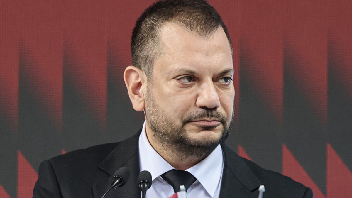 Son derbi karşılaşmasında scout ekiplerinin geldiğini açıklayan Ertuğrul Doğan, "Galatasaray karşılaşmasında Trabzonspor oyuncularını izlemek için resmi olarak 19 scout ekibi geldi." ifadelerini kullandı.