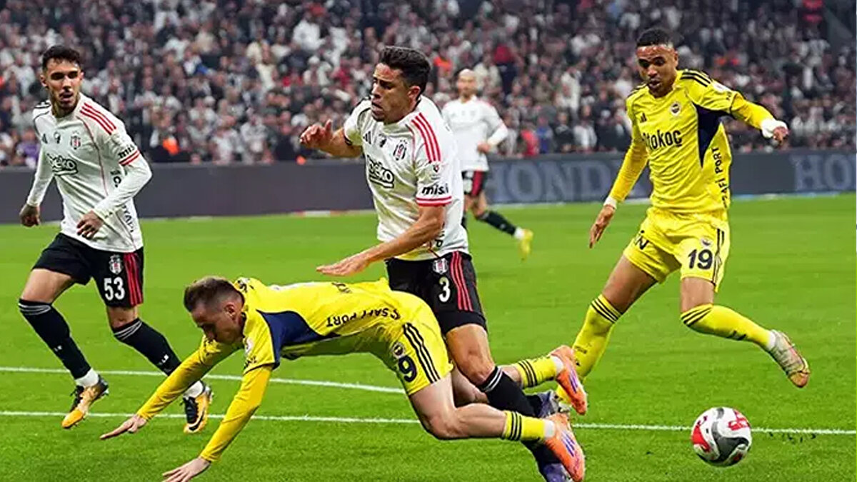 "F.BAHÇE'NİN VERİLMEYEN İKİ PENALTISI VAR"<br><br>"Yazık! Allah'tan Orkun'un kırmızı kartı tartışmasız da Beşiktaş fazla bir şey diyemiyor. Fenerbahçe'nin verilmeyen iki penaltısı var, onlar da kazandıkları için fazla bir şey demeyecekler."