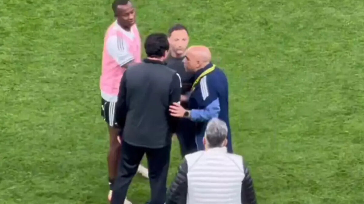 Karşılaşmanın ardından Beşiktaş teknik heyeti ve kaleci Ersin Destanoğlu, Fenerbahçe Teknik Direktörü Domenico Tedesco ile tartışma yaşadı.