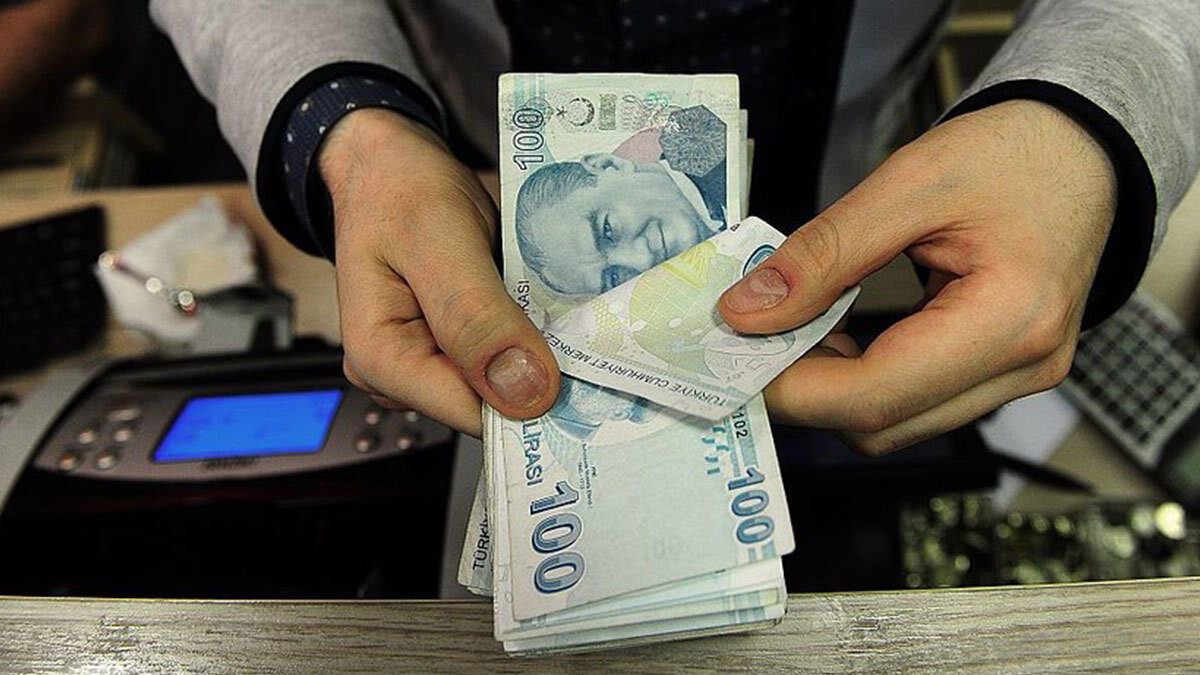 2026 memur zammı hesaplaması<br><br>Merkez Bankası Piyasa Katılımcıları Anketi’ne göre yıl sonu enflasyon beklentisi yüzde 29,86’dan yüzde 31,77’ye yükseldi. Bu tahmin gerçekleşirse, 2025 yılının sonuna kadar altı aylık enflasyon toplamı yüzde 12,94 olacak.