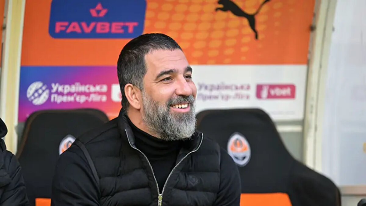 "Oyuncularımı tebrik ediyorum. Nasıl sıkıntılı dönemlerde onlarla ilgili konuşuyorsak bugün de oyuncularımın hakkını vermek lazım. Muhteşem bir mücadele verdiler. Dün gruplara mesaj attım, 'Her oyuncuya her çalışana ihtiyacım var' diye.<br><br>