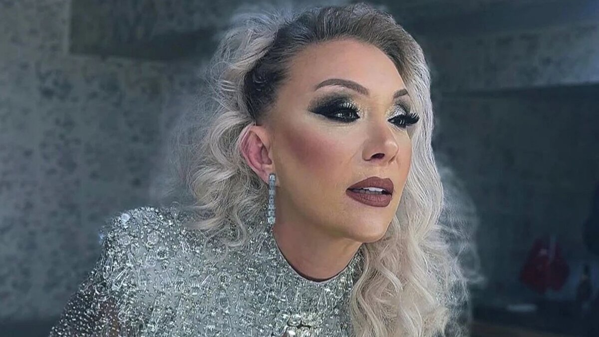 İçişleri Bakanlığı kaynaklarından alınan bilgiye göre, ünlü şarkıcının üç ay önce değil, 5 Mart 2023 tarihinde saat 16.34'te iki kez KADES'e çağrı yaptığı ortaya çıktı. Ancak ekiplerin olay yerine varmasının ardından Güllü'nün şikayetçi olmaktan vazgeçtiği öğrenildi.