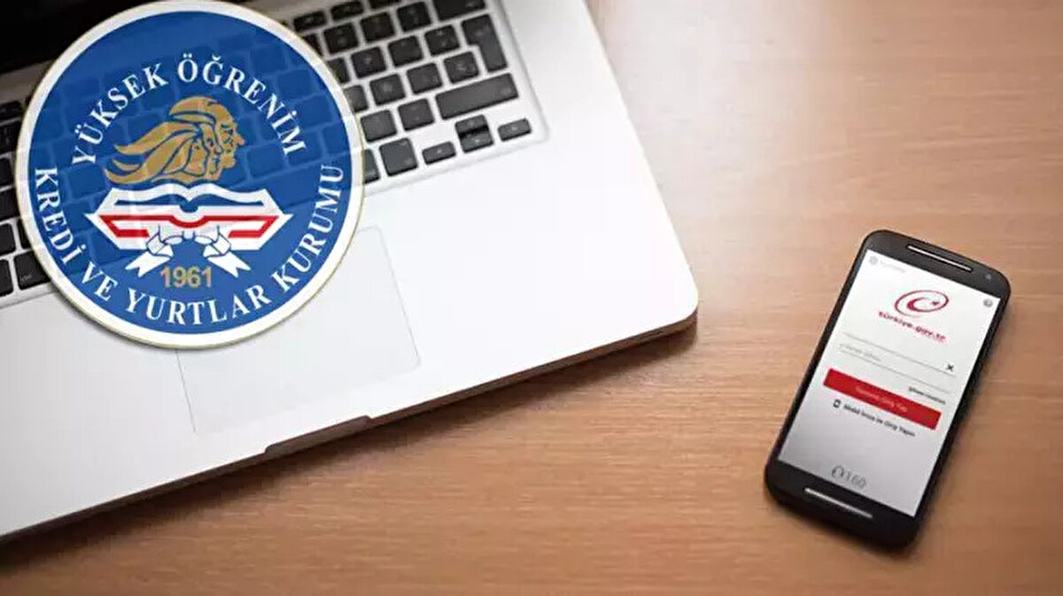 2026 KYK BURS VE KREDİ ÜCRETLERİ NE KADAR OLACAK?<br><br>Sonuçların açıklanmasını bekleyen öğrenciler, aynı zamanda 2026 yılında alacakları burs miktarını da merak ediyor. 2025 yılının Ocak ayı itibarıyla ön lisans ve lisans öğrencileri için KYK burs ücreti 3.000 TL olarak belirlenmişti.<br><br>KYK burs ve kredilerine yapılacak zam, genellikle Aralık veya Ocak ayı içerisinde netlik kazanıyor. Yeni yılda burs ücretlerine yapılması beklenen zam oranlarına göre tahmini rakamlar ise şu şekilde: