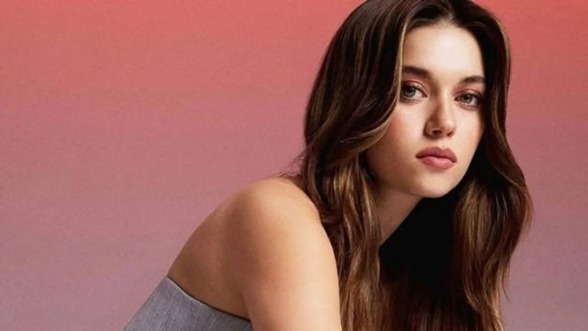 İmirzalıoğlu’nun ardından dikkat çeken bir diğer detay da Afra Saraçoğlu’nun kazancı oldu. “Yalı Çapkını” dizisindeki başarısıyla büyük çıkış yakalayan Saraçoğlu’nun, yeni projesinden bölüm başı 2,5 milyon TL kazanacağı öğrenildi.