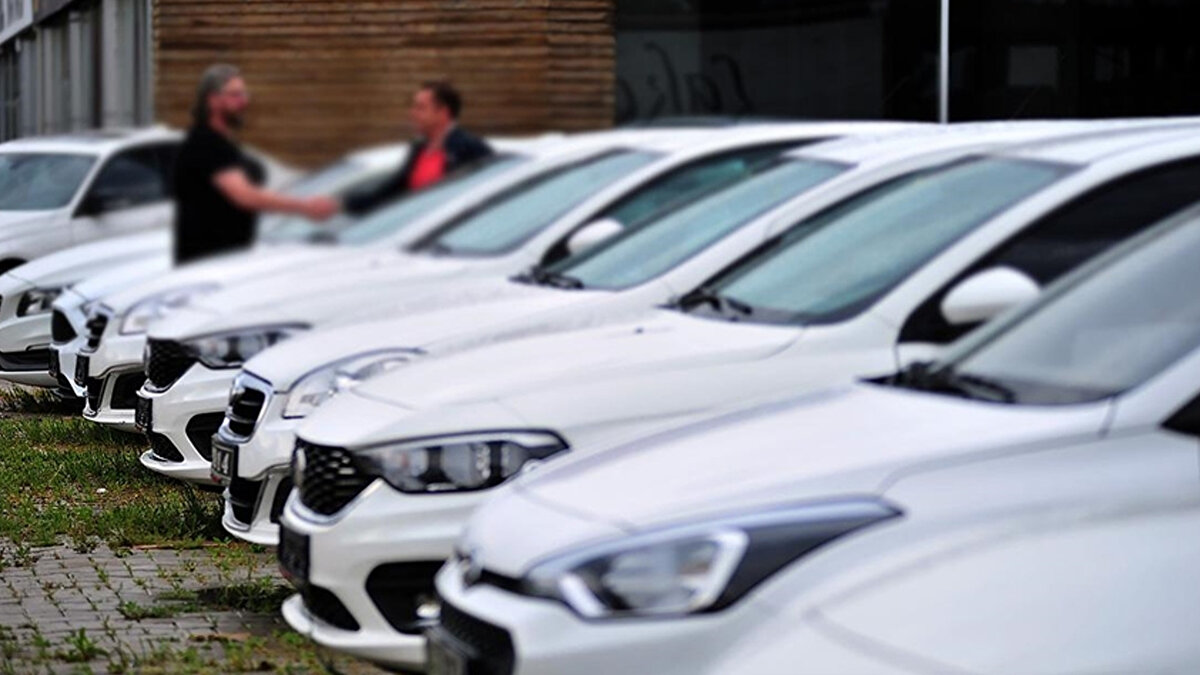 Segment bazında ise, C segmenti otomobiller yüzde 55,9 payla (465.750 adet) pazarın en büyük bölümünü oluşturdu. B segmenti araçlar yüzde 26,5 pay (220.795 adet) ile ikinci sırada yer aldı.