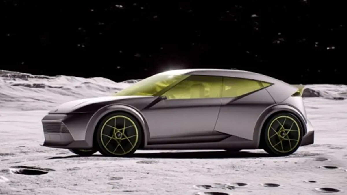 Ioniq 3 yeni Pleos Connect yazılımını ilk kez sahaya çıkaracak. Araç bulut ve akıllı cihaz entegrasyonu tek çatı altında birleşecek. Güncellemelerin uzaktan dağıtılması ve cihazlar arası senkron akışı hedefleniyor.