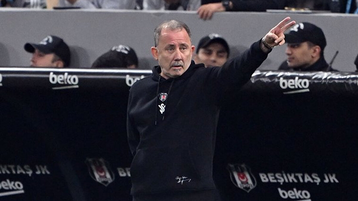 "DERBİYİ KONUŞTUK"<br><br>Sergen Yalçın ile Fenerbahçe derbisini konuştuğunu belirten Adalı, "Derbiyi konuştuk ve maalesef iş artık bir şanssızlıklar serisine bağlandı. Maçtan sonra teknik heyetle de görüştük. Sergen Hoca’nın oynatmak istediği bir oyun sistemi var; kırmızı karta kadar bunu gördük. Tek yapmamız gereken, o 25-30 dakikalık performansı tüm 90 dakikaya yaymak. Bunu başarabilirsek, Beşiktaş'ı mağlup görme şansımız olmaz." dedi.