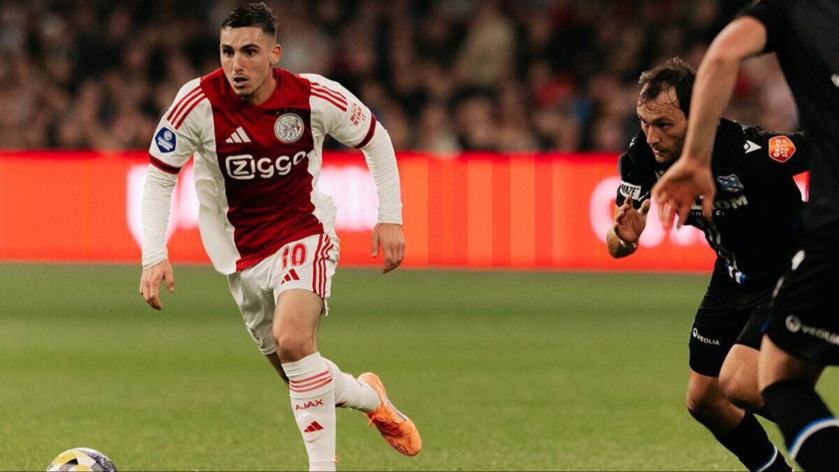 Maçın Hakemi Kim Olacak?<br><br>Amsterdam'da oynanacak kritik karşılaşmayı yönetecek hakem de belli oldu. Mücadelede Fransa Futbol Federasyonu’ndan Benoit Bastien düdük çalacak. Bastien’in yardımcılıklarını Hicham Zakrani ve Aurelien Berthomieu yapacak.