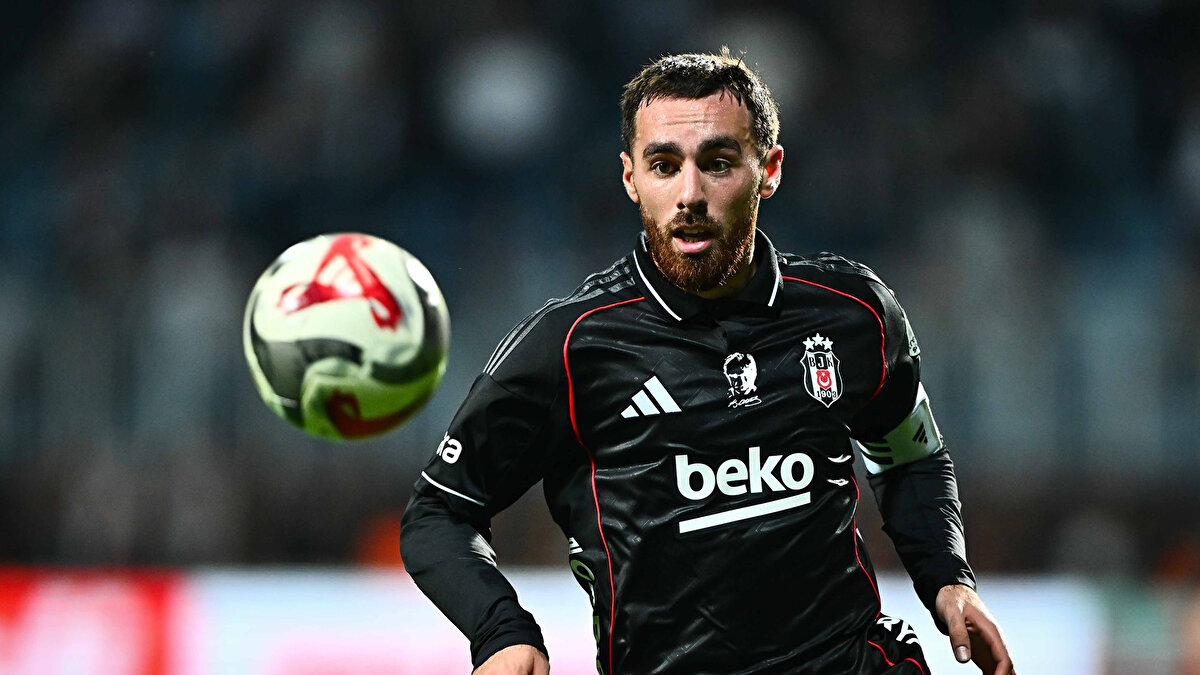 Zirve yarışında havlu atan siyah beyazlı takımda derbinin faturası ise genç kaptan Orkun Kökçü’ye çıktı. <br>