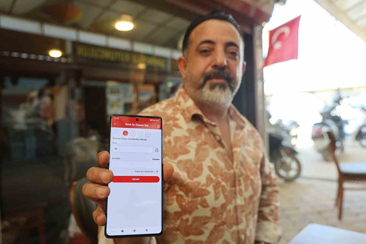 Antakya’da bir işletmede çalışan Alkan, uzun süredir kullandığı otomobilini satışa çıkardı. Kısa süre sonra kendisini Antalya’dan aradığını söyleyen bir kişiyle iletişime geçti. Şahıs, aracı beğendiğini ve 20 bin TL kapora göndermek istediğini belirterek IBAN numarası talep etti. Durumu güvenilir sanan Alkan, o esnada iş yerinde yoğun çalıştığı için dalgın bir şekilde hareket etti.