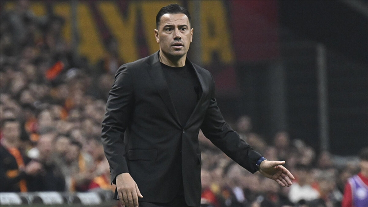 Konyaspor'dan yapılan açıklama;<br><br>"Kulübümüz, Teknik Direktör Sayın Çağdaş Atan ile prensip anlaşmasına varmıştır.<br><br>Sayın Atan’ın Salı günü akşam saatlerinde Konya’da olması beklenmektedir. Prensip anlaşmasının nihayete ermesi ve gerekli prosedürlerin tamamlanmasının ardından, Çarşamba günü takımımızla ilk antrenmanına çıkması planlanmaktadır.<br><br>Sürecin resmiyete kavuşmasının ardından detaylı açıklama yapılacaktır. <br><br>Saygılarımızla."