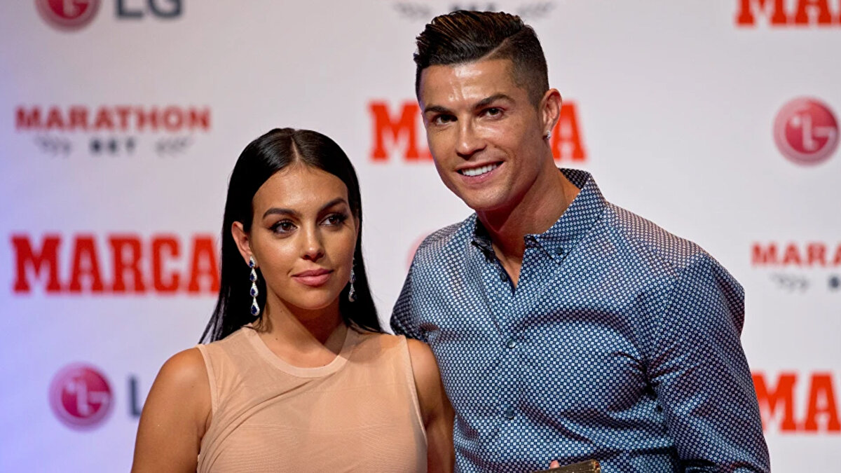 Cristiano Ronaldo, uzun süredir birlikte olduğu sevgilisi Georgina Rodríguez’e yaptığı evlenme teklifine dair ilk kez konuştu. 