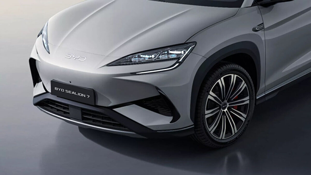 Elektrikli dev Türkiye’de: BYD Sealion 7, 500 km menzil ve 3,9 milyon TL’lik fiyatıyla yola çıkıyor!