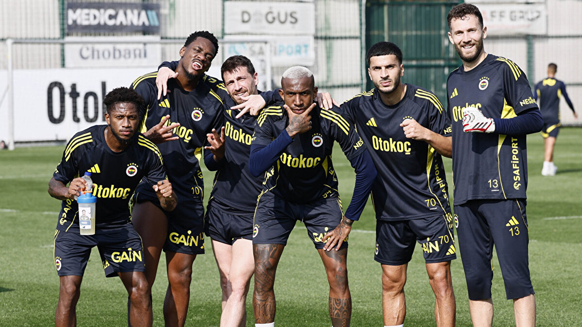 Hazırlıklarını tamamlayan Fenerbahçe'nin Viktoria Plzen maçı kamp kadrosu da belli oldu. <br><br>